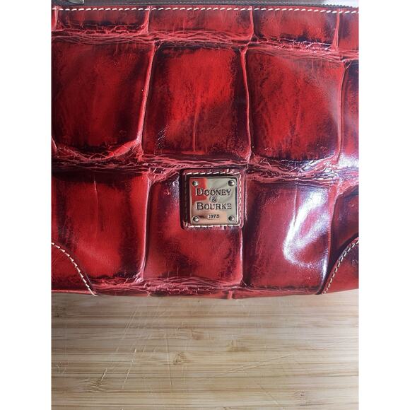 Dooney and Bourke Red Crocodile Print Shoulder bag - Picture 2 of 12